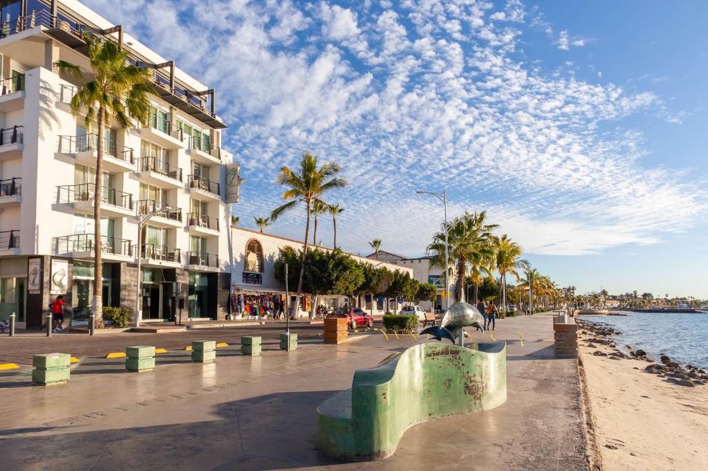 Seven Crown La Paz Malecón